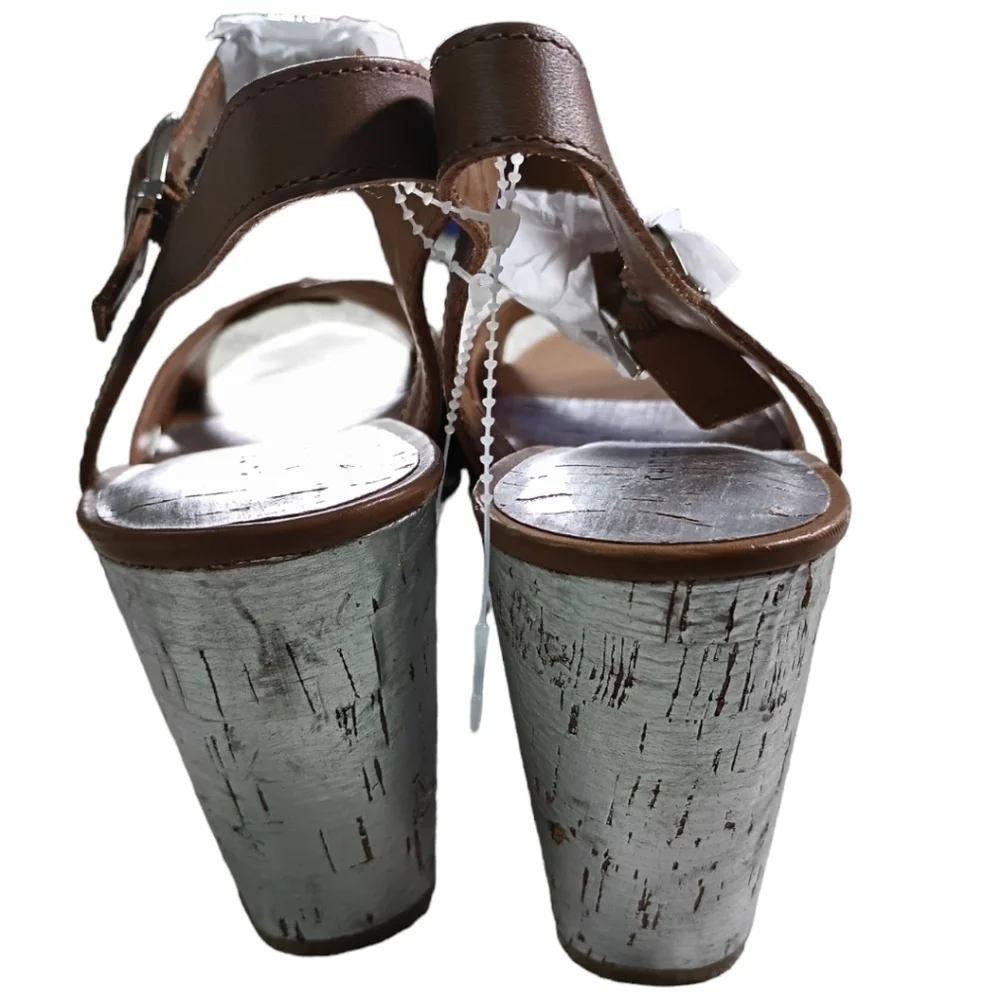 COPY - Chinese Laundry Platform Sandals NWOB size 7.5